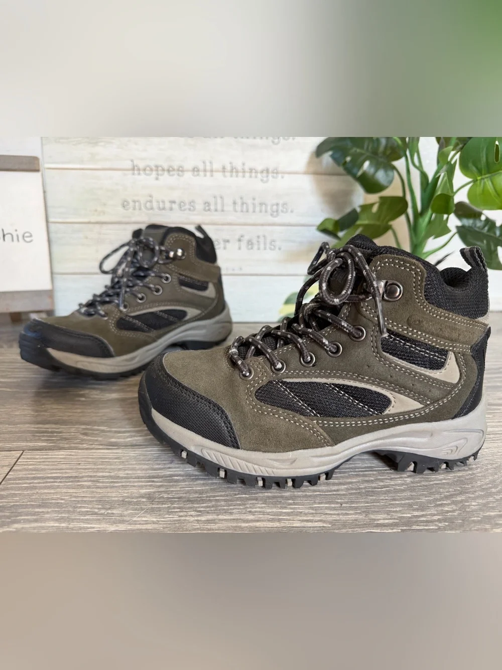 Denali Kids Olive Green and Black Hiking Boots